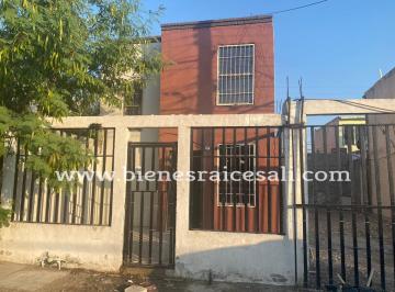 Casa · 101m² · 2 Recámaras · 2 Estacionamientos · Casa - Piedras Negras