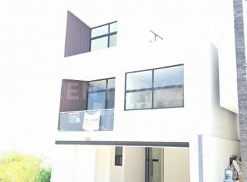 Casa · 330m² · 3 Recámaras · 2 Estacionamientos · Casa en Venta en Col. Cumbres Elite Premier en Garcia