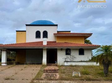 Casa · 461m² · 4 Recámaras · Casa en Venta Fracc. Lagunas de Miralta