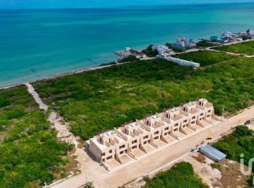 Casa · 185m² · 3 Recámaras · 2 Estacionamientos · Casa en Venta en Chuburná Puerto
