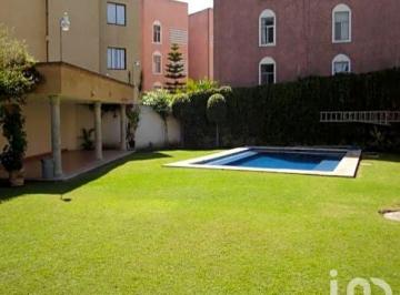 Casa · 100m² · 3 Recámaras · 2 Estacionamientos · Casa con Alberca en Condominio en Jiutepec, Morelos