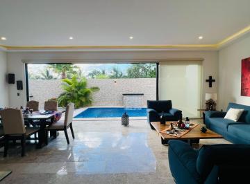 Casa · 450m² · 4 Recámaras · 3 Estacionamientos · Casa en Venta en Residencial Rio
