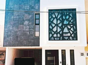 Casa · 150m² · 3 Recámaras · 1 Estacionamiento · Venta de Casa en Cuautlancingo Moderna y Funcional