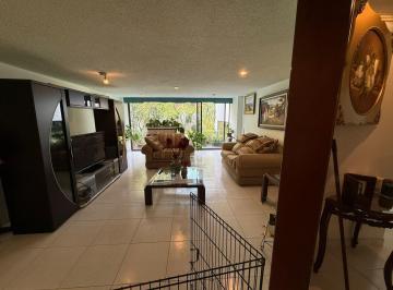 Casa · 460m² · 5 Recámaras · 2 Estacionamientos · Jardines en La Montaña, Residencia en Venta
