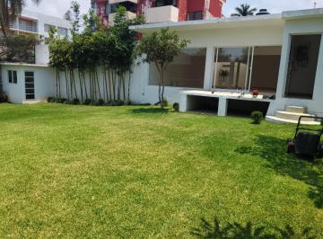Casa · 337m² · 3 Recámaras · 4 Estacionamientos · Casa de 1 Nivel en Cuernavaca, Vicente Guerrero