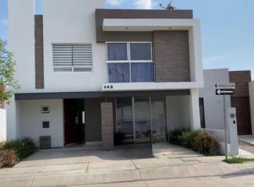 Casa · 220m² · 3 Recámaras · 2 Estacionamientos - Mayra Ruiz · Casa de 3 Recámaras en Venta, El Mayorazgo Santa Lucía, Leon Gto