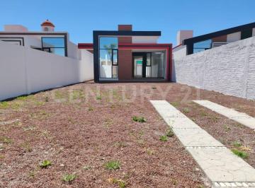 Casa · 160m² · 3 Recámaras · 4 Estacionamientos · Casa en Venta en Tequisquiapan, Querétaro | 1 Planta | 3 Recámaras