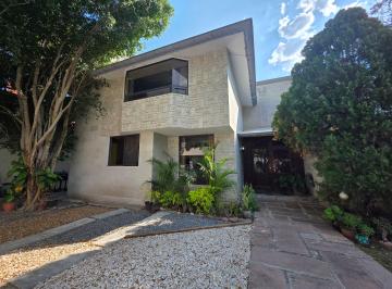 Casa de 4 habitaciones, Querétaro · Casa Fresno en Venta en Jurica