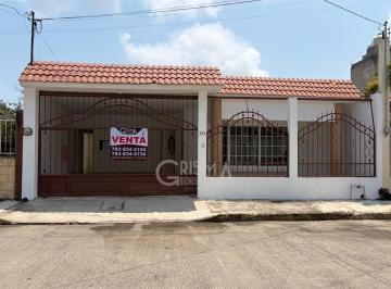 Casa · 169m² · 2 Recámaras · 2 Estacionamientos · Venta Casa, Col. Ruiz Cortines