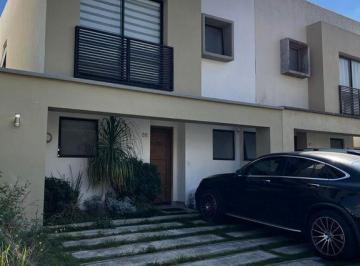 Casa en condominio · 123m² · 3 Recámaras · 2 Estacionamientos · Bonita Casa con Excelentes Acabados