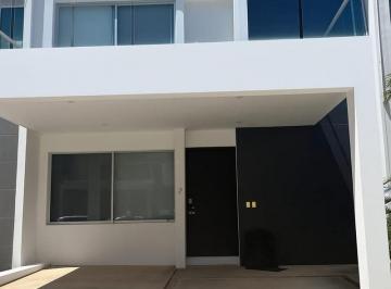 Casa · 190m² · 3 Recámaras · 2 Estacionamientos · Casa en Venta en Aqua
