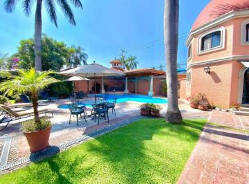 Casa de 5 habitaciones, Cuernavaca · Renta Amplia Casa en Vista Hermosa