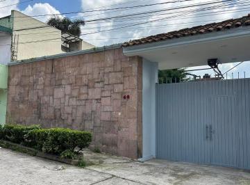 Casa · 260m² · 4 Recámaras · Casa Amplia con Muy Buena Ubicación, Cerca de Caxa.