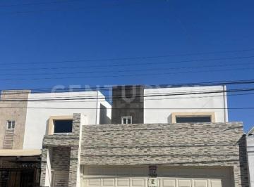 Casa · 252m² · 3 Recámaras · 2 Estacionamientos · Casa en Venta Centrica Cd Chihuahua