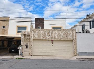 Casa · 252m² · 3 Recámaras · 2 Estacionamientos · Casa en Venta Centrica Cd Chihuahua
