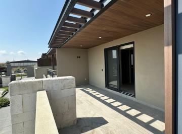 Casa de 3 habitaciones, El Marqués · Casa con Cuarto de Servicio y Roof Garden en Villa Carriedo