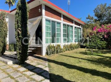 Casa · 275m² · 4 Recámaras · 7 Estacionamientos · Casa en Venta en Tehuixtla Morelos