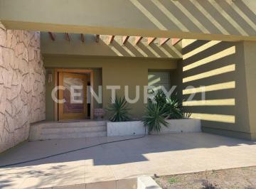 Casa · 377m² · 3 Recámaras · 4 Estacionamientos · Casa en Venta Lomas del Santuario Una Planta