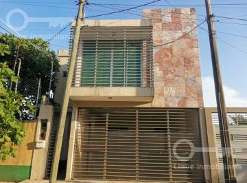 Casa · 245m² · 3 Recámaras · 2 Estacionamientos · Casa en Venta y Renta, Nayarit, Colonia Petrolera