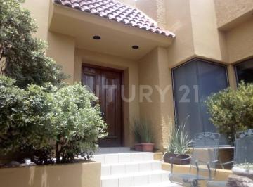 Casa · 285m² · 3 Recámaras · 2 Estacionamientos · Casa en Venta en Fraccionamiento Campanario Chihuahua