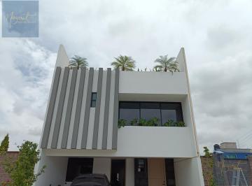 Casa · 232m² · 3 Recámaras · 2 Estacionamientos · Diseño y Privacidad: Residencia con Doble Altura y Recámaras con Baño Propio | Ubicación Estratégica