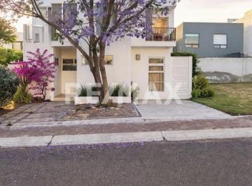 Casa en condominio de 5 habitaciones, Querétaro · Casa en Venta en Condominio La Cima, El Refugio Querétaro