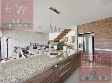 Casa · 270m² · 4 Recámaras · 2 Estacionamientos · Casa - Fraccionamiento Cumbres del Lago