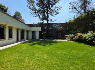 Casa · 760m² · 4 Recámaras · 6 Estacionamientos · Jardines del Pedregal, Residencia en Una Sola Planta