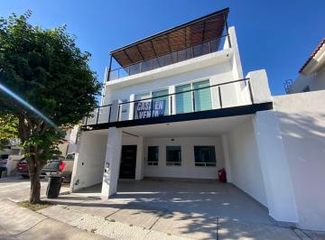 Casa · 274m² · 4 Recámaras · 2 Estacionamientos · Casa en Venta en Mayorazgo Arboleda, Leon, Guanajuato.