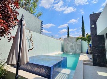 Casa de 3 habitaciones, Querétaro · Escapa Sin Salir de Casa, Alberca - El Refugio Residencial