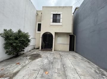 Casa · 101m² · 3 Recámaras · 2 Estacionamientos · Casa en Venta en Joyas de Anáhuac Sector Florencia, Escobedo