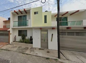 Casa de 5 habitaciones, Veracruz · Casa en Venta en Playa de Las Conchas 50, Playa Linda, Veracruz, Ver.