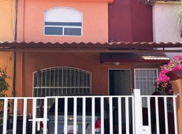 FACHADA · Casa en Venta con Tres Niveles Villas de Atlixco