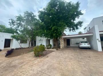 1 · Casa en Venta de Una Planta en Privada de Cocoyoles Merida Yucatan.