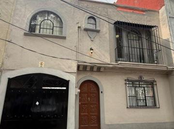Casa de 6 habitaciones, Benito Juárez · Casa con Uso de Suelo Col. Narvarte