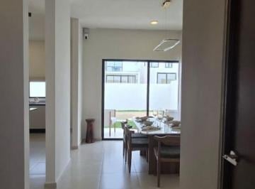 Casa en condominio de 3 habitaciones, Conkal · Se Vende Casa en Condominio con Amenidades, con Alberca y Cochera Techada