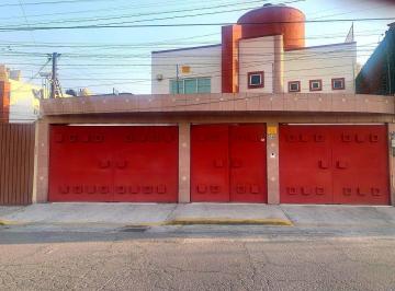 Casa · 444m² · 4 Recámaras · 4 Estacionamientos · Casa en San Salvador Tizatlalli