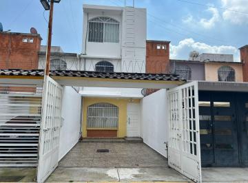 Casa · 108m² · 3 Recámaras · 1 Estacionamiento · En Venta Hermosa Casa en Las Hespèrides, Toluca