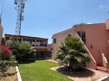 Casa de 3 habitaciones, Querétaro · Amplia Casa en Av Principal