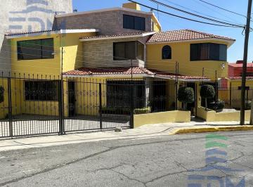 Casa · 273m² · 3 Recámaras · 2 Estacionamientos · Casa en Venta