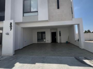 Casa de 3 habitaciones, Saltillo · Casa Amueblada en Renta