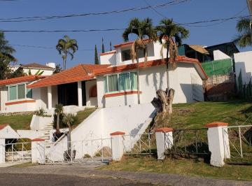 Casa · 227m² · 5 Recámaras · 2 Estacionamientos · Casa en Fraccionamiento Lomas de Cocoyoc