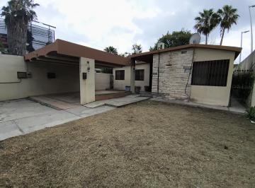 Casa · 206m² · 3 Recámaras · 2 Estacionamientos · Casa en Colonia Leones, Monterrey