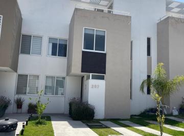 Casa · 131m² · 2 Recámaras · 2 Estacionamientos · Casa en Venta en Parque Kassia, Zona Lomas de Angelópolis III, Puebla.