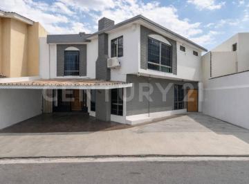 Casa · 383m² · 5 Recámaras · 2 Estacionamientos · Casa en Venta en Cumbres 3er Sector, Monterrey