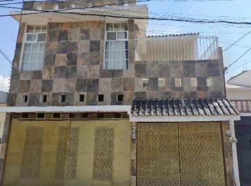 Casa de 4 habitaciones, León · Casa de Recuperación Bancaria