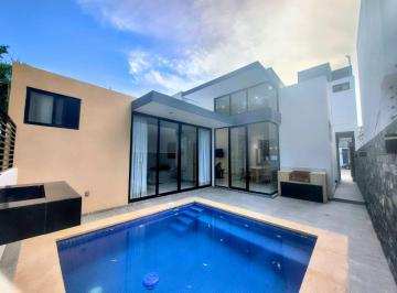 Casa de 3 habitaciones, Medellín · Casa Amueblada en Renta en Las Palmas