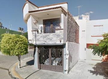 Casa de 4 habitaciones, León · Venta Casa Cto. de Los Robles Cdad. Satelite
