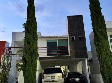 Casa de 3 habitaciones, San Juan del Río · Casa en Renta en San Juan en San Juan del Río, Querétaro.