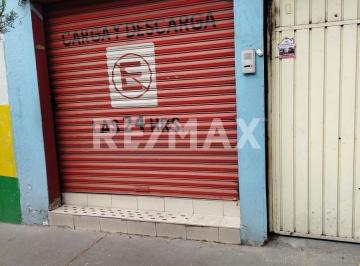 Local comercial · 136m² · 1 Estacionamiento · Local Comercial en Renta a Pie de Calle - (4)